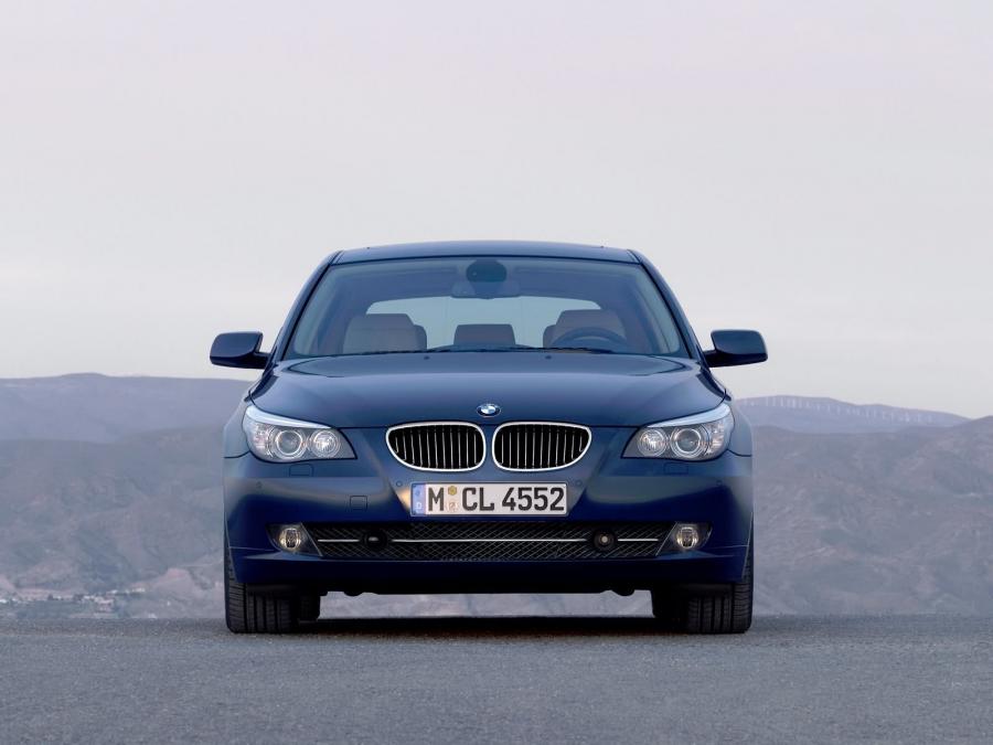  BMW 530i Touring 2007 года  (фото 26 из 46)